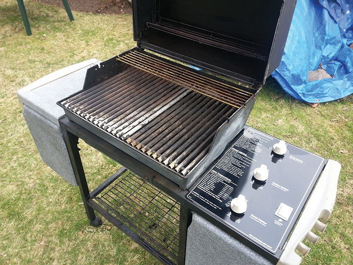 How To Clean a Gas Grill, Start to Finish