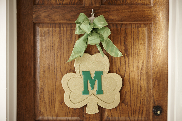 St Patrick S Day Craft Diy Shamrock Door Hanger