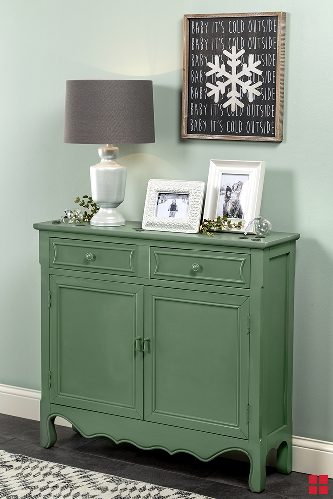 Accessorize In Metallic Spray Paint
