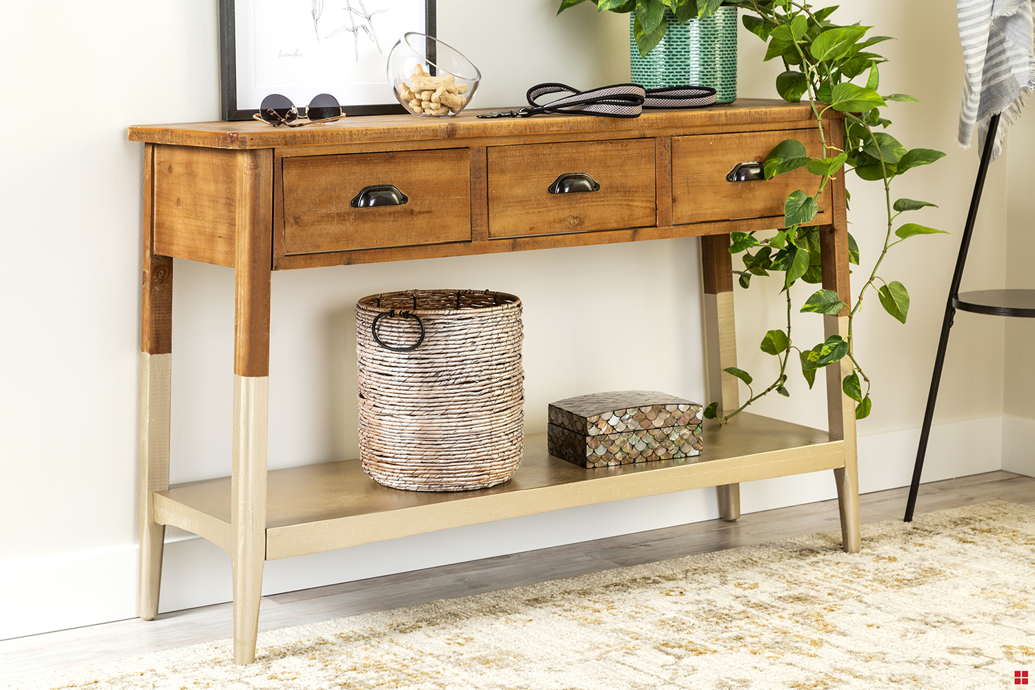 Entryway Table Makeover With Spray Paint
