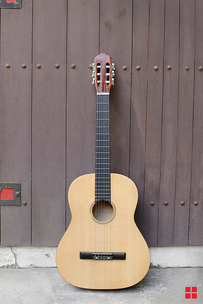 Spray Paint an Acoustic Guitar
