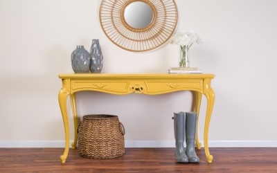 A Yellow console.