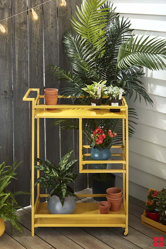 DIY Spray Paint Outdoor Plant Stand