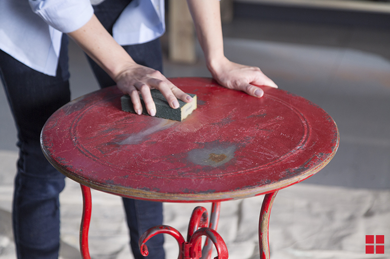 This Metal Table DIY Is Easy With RustOleum's Stops Rust Spray Paint