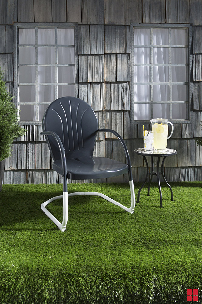 Makeover A Rusty Metal Chair With Rust-Oleum Stops Rust ...