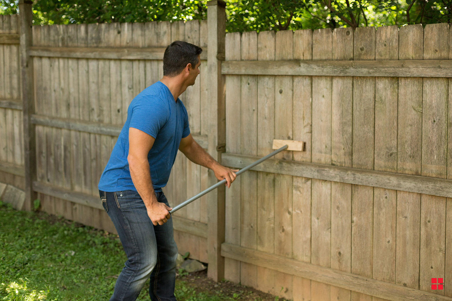 Renovate Your Wood Fence in Minutes
